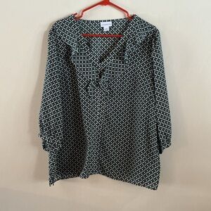 Liz Claiborne Black and White Geometric Blouse